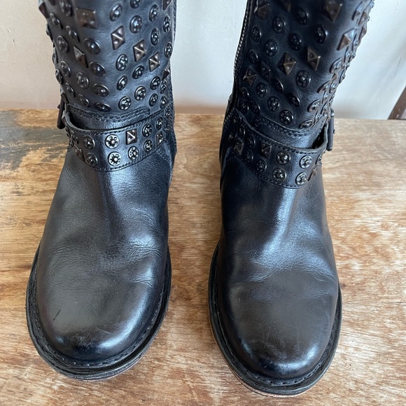 UGG Black Leather Studded Mid-Calf Boots Shearling Lined Innersole Woman's 7.5 - Picture 12 of 14